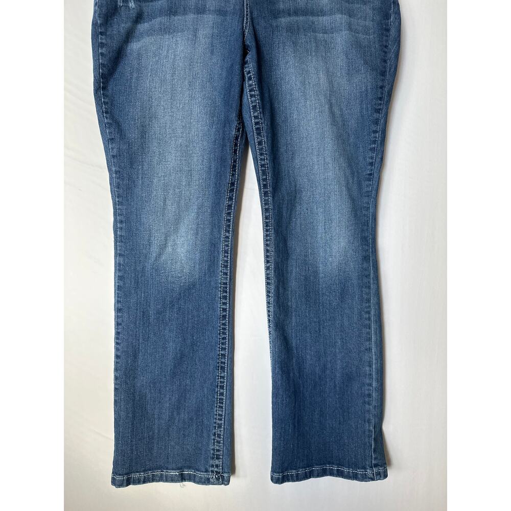 Maurices 🌿 Women’s Size 20 Long Jeans Medium Wash Stretch Denim - Picture 3 of 11
